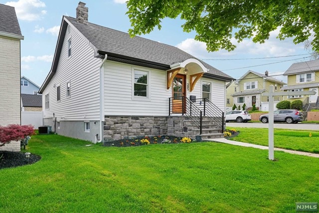 385 Copeland Ave, Lyndhurst, NJ 07071 - photo 1