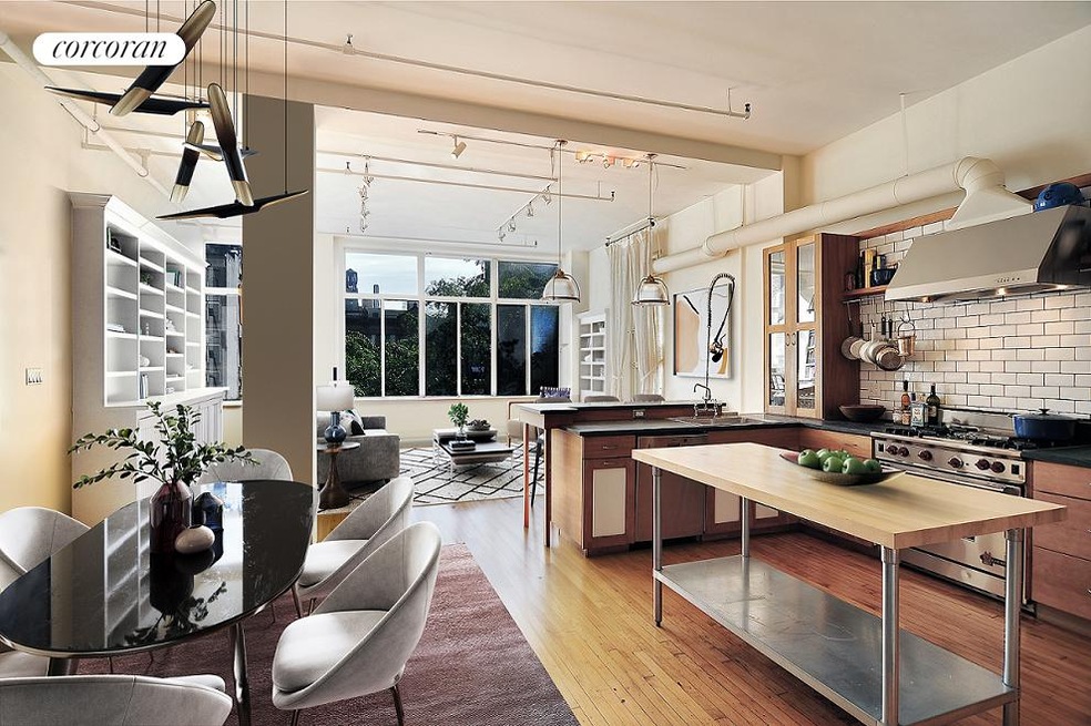 Sold $1,495,000 • Co-Listing Agent