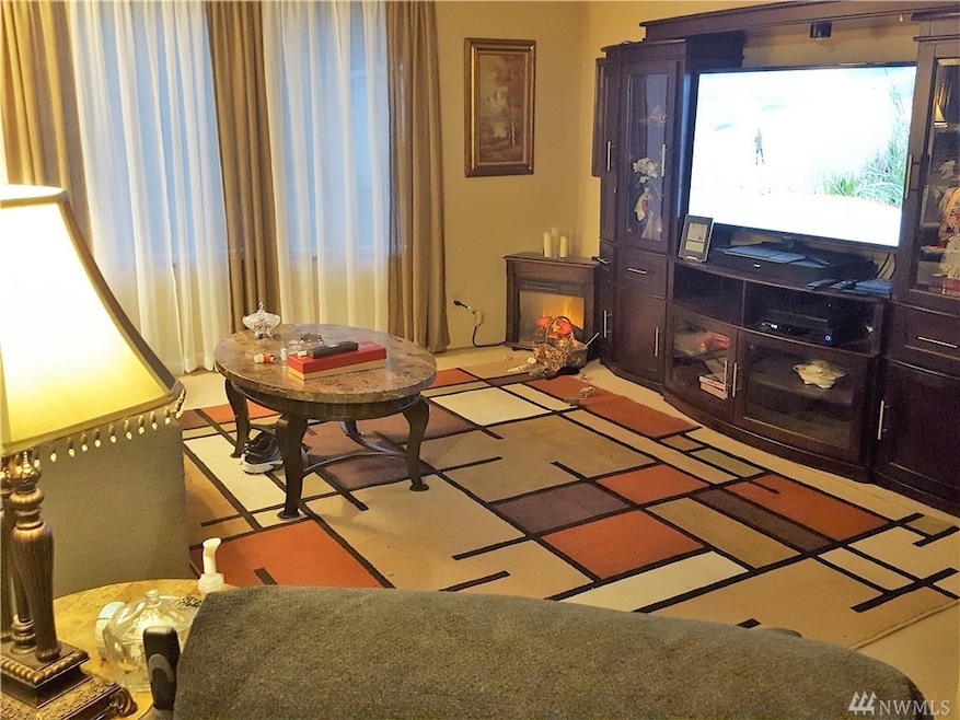 2322 Estero Ave, Enumclaw, WA 98022 - photo 1