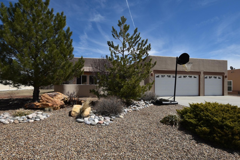 4810 Camaron Ave, Farmington, NM 87402 - photo 1