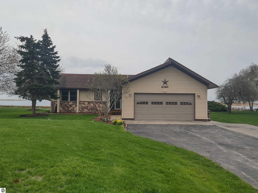 2390 E Bay Ridge Dr, Au Gres, MI 48703 - photo 1