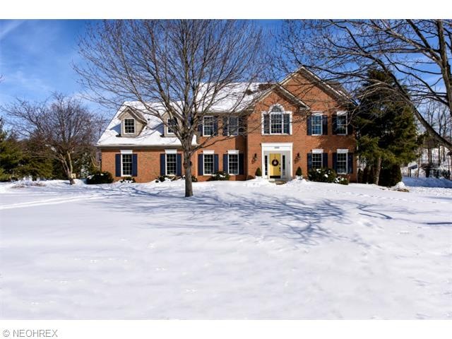 Stunning 4 bedroom, 4 bath home with private backy