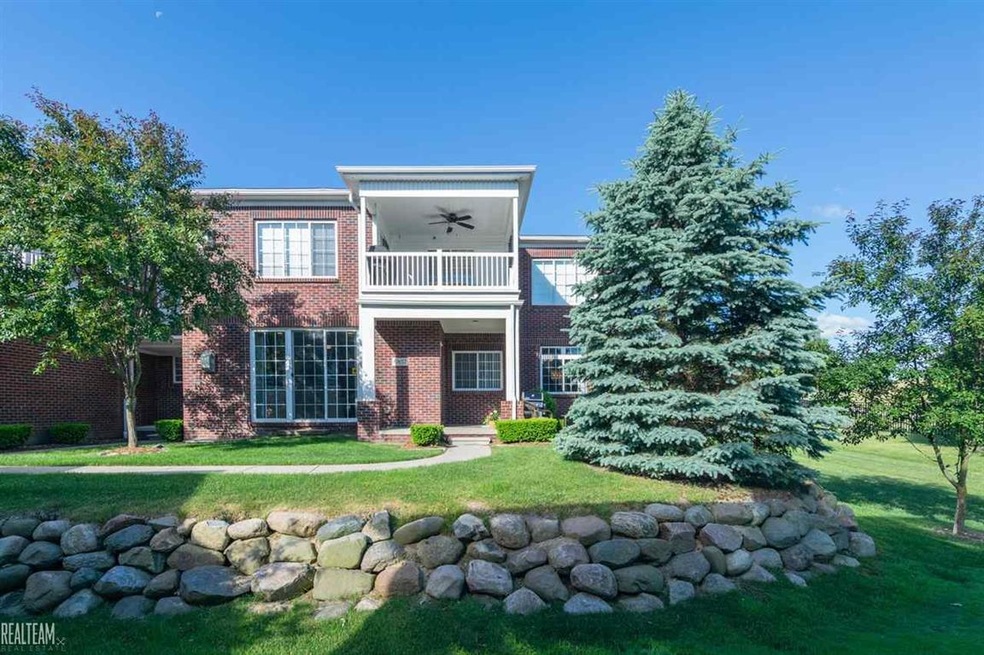 6857 Boulder Pointe Dr unit 40, Washington, MI 48094 - photo 1