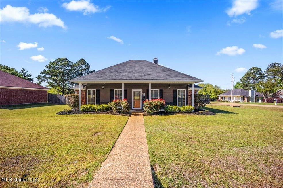 6011 Cedar Glenn Dr, Byram, MS 39272 - photo 1