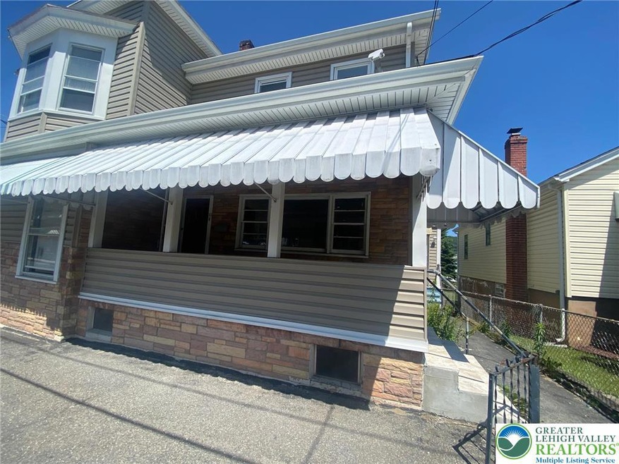 15 W High St unit 3, Coaldale, PA 18218 - photo 1