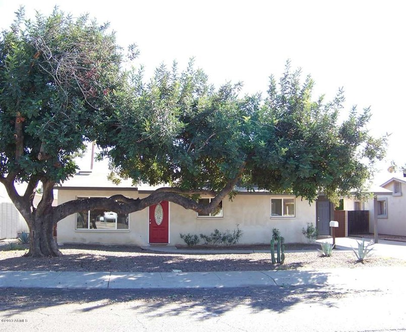 2121 W. Laurel Ln.