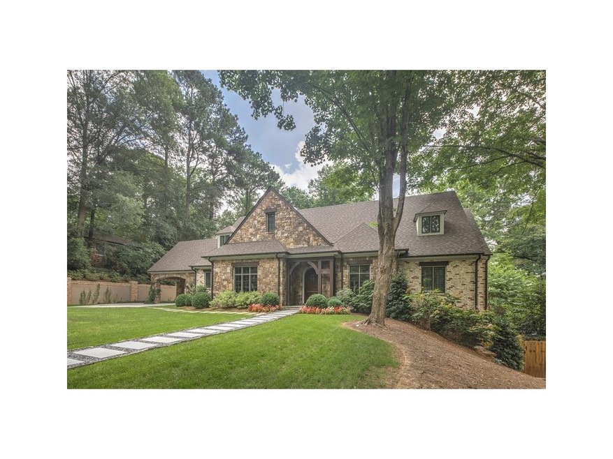 Ideal Chastain Park location. Just steps from stab
