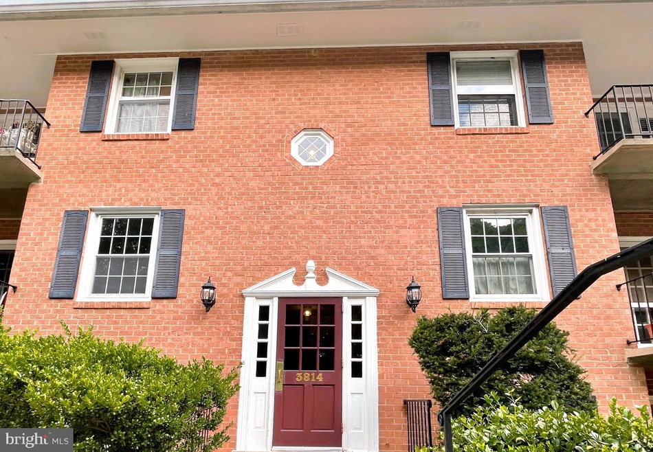 3814 Lyndhurst Dr unit 102, Fairfax, VA 22031 - photo 1