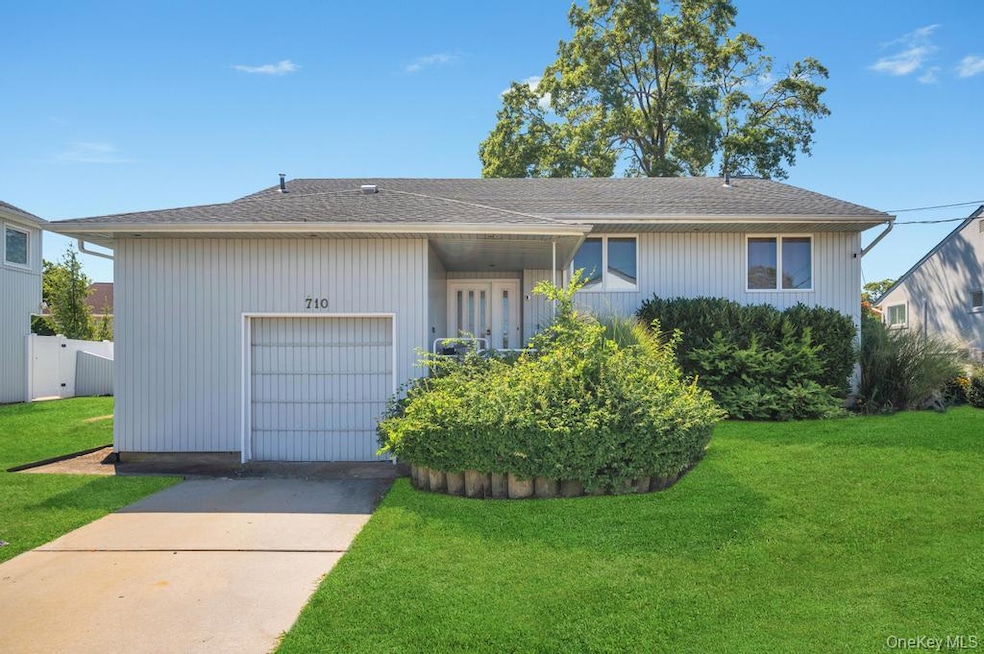 710 Fishermans Rd, Baldwin, NY 11510 - photo 1