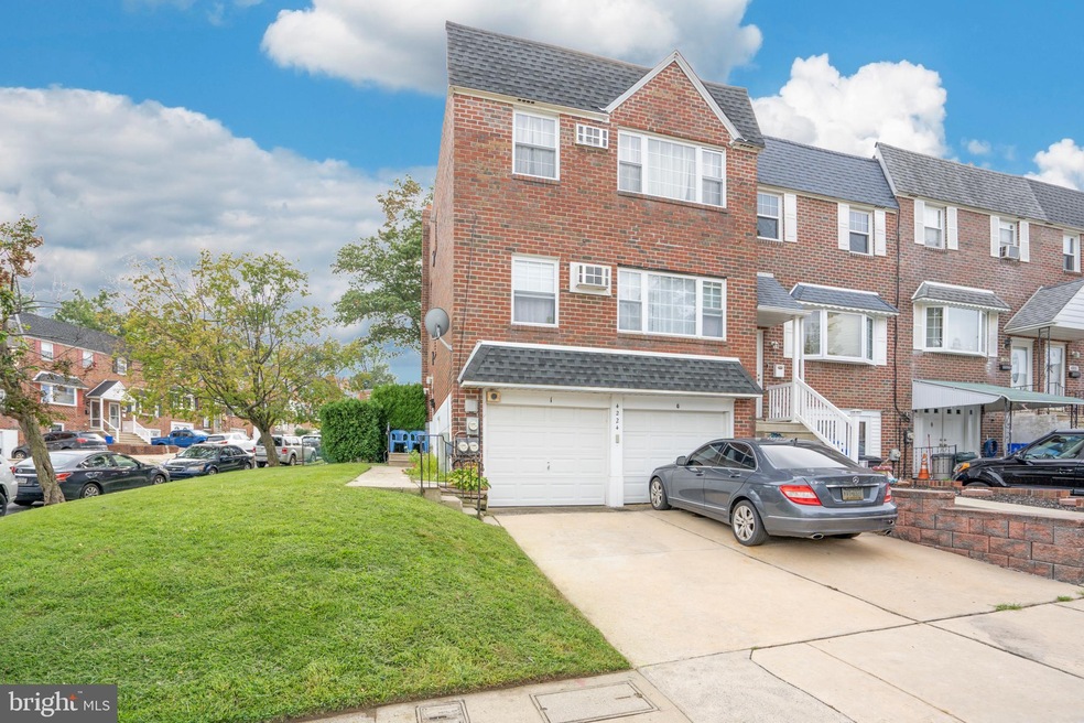 4224 Saint Denis Dr, Philadelphia, PA 19114 - photo 1