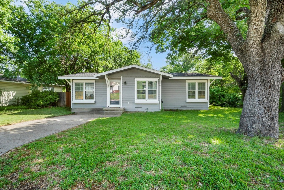 106 S Hill Dr, Weatherford, TX 76086 - photo 1