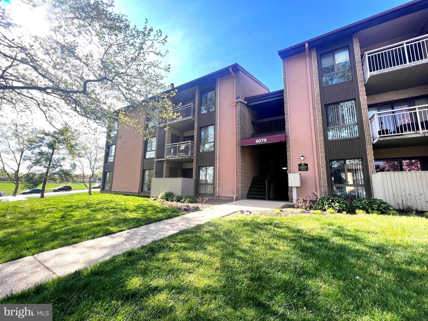 6079 Majors Ln unit 11, Columbia, MD 21045 - photo 1