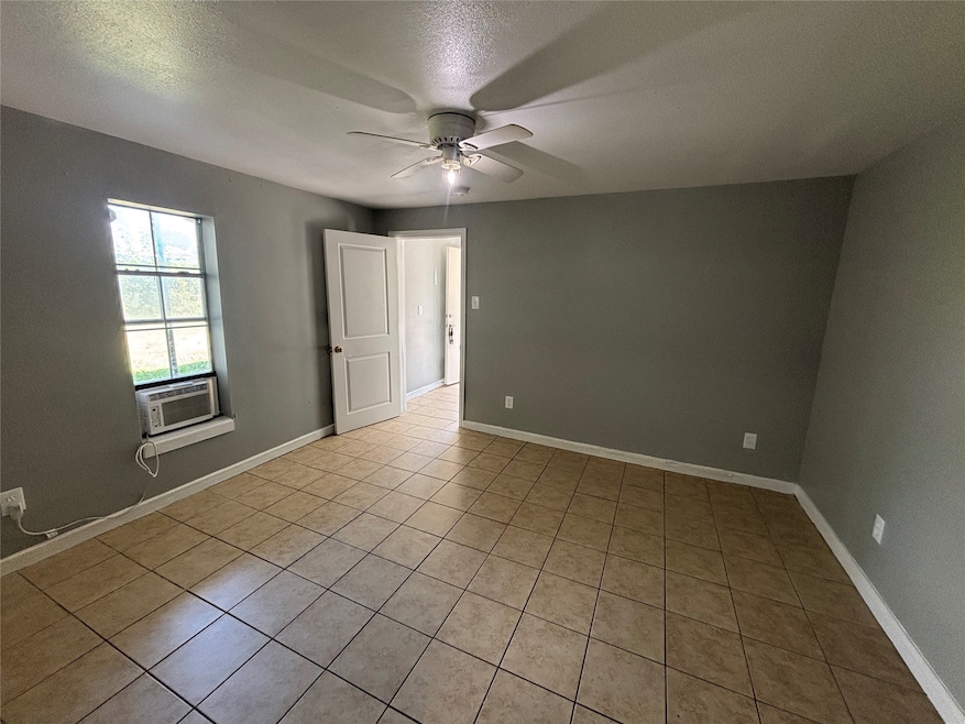 2013 Eubanks St unit 9, Houston, TX 77093 - photo 1