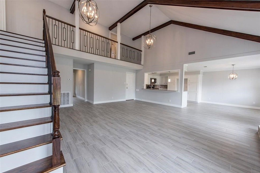 387 Stonehenge Ln, Houston, TX 77015 - photo 1