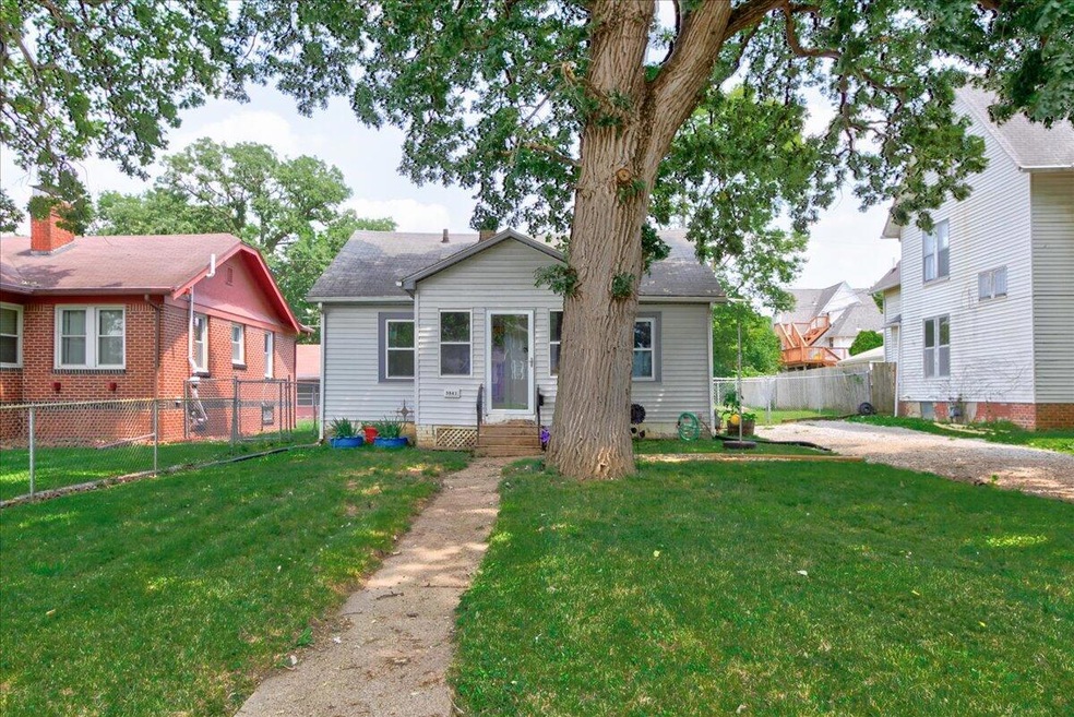 01-3841 11th St-1