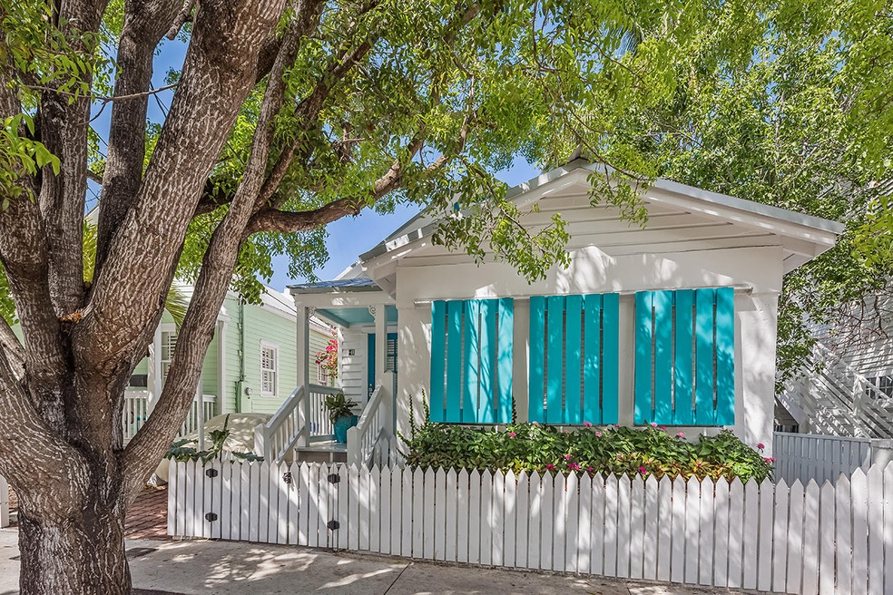 812 Simonton-33 low res
