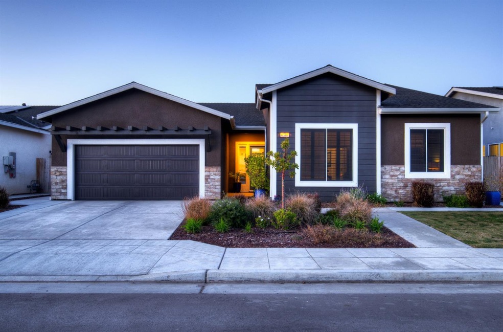 6346 E Fedora Ave, Fresno, CA 93727 - photo 1