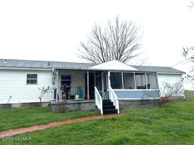 914 N Mill Rd, Milton, PA 17847 - photo 1