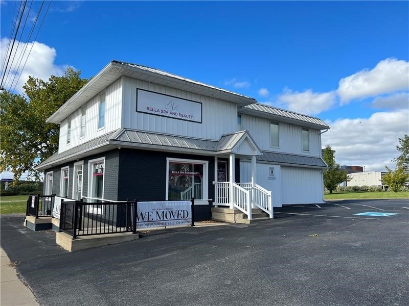 1070 Wayne Ave, Indiana, PA 15701 - photo 1