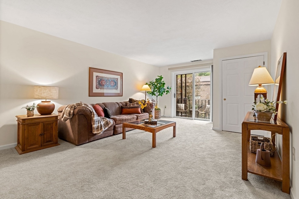 7 Ledgewood Way unit 11, Peabody, MA 01960 - photo 1