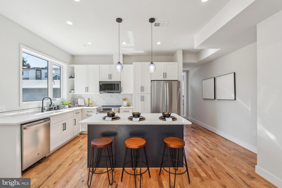 For Sale $847,500 • Co-Listing Agent