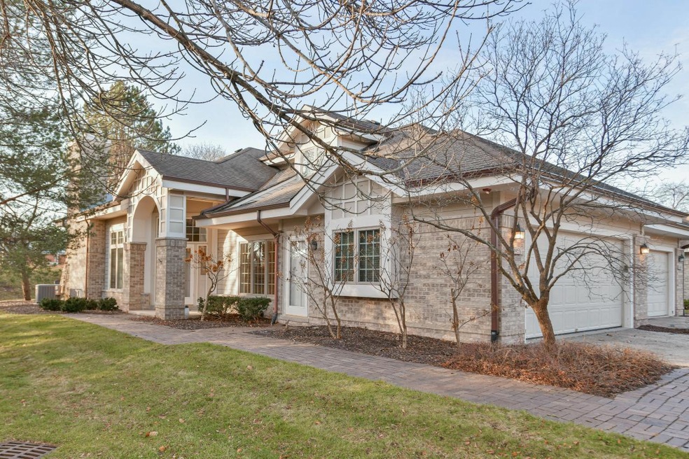 Gorgeous Condo, Great Location