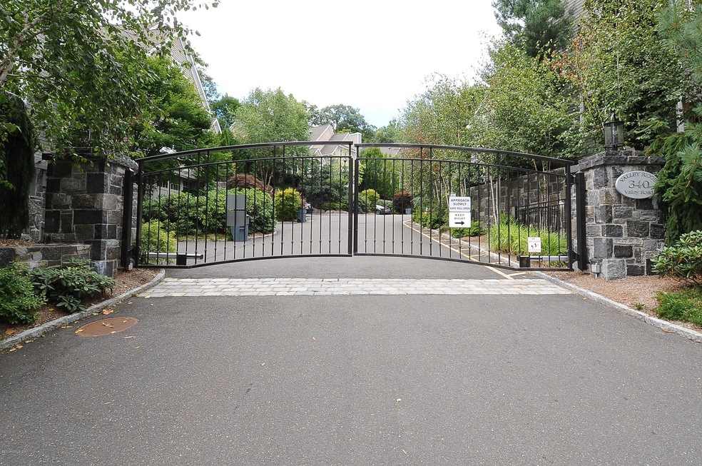 01 Gate