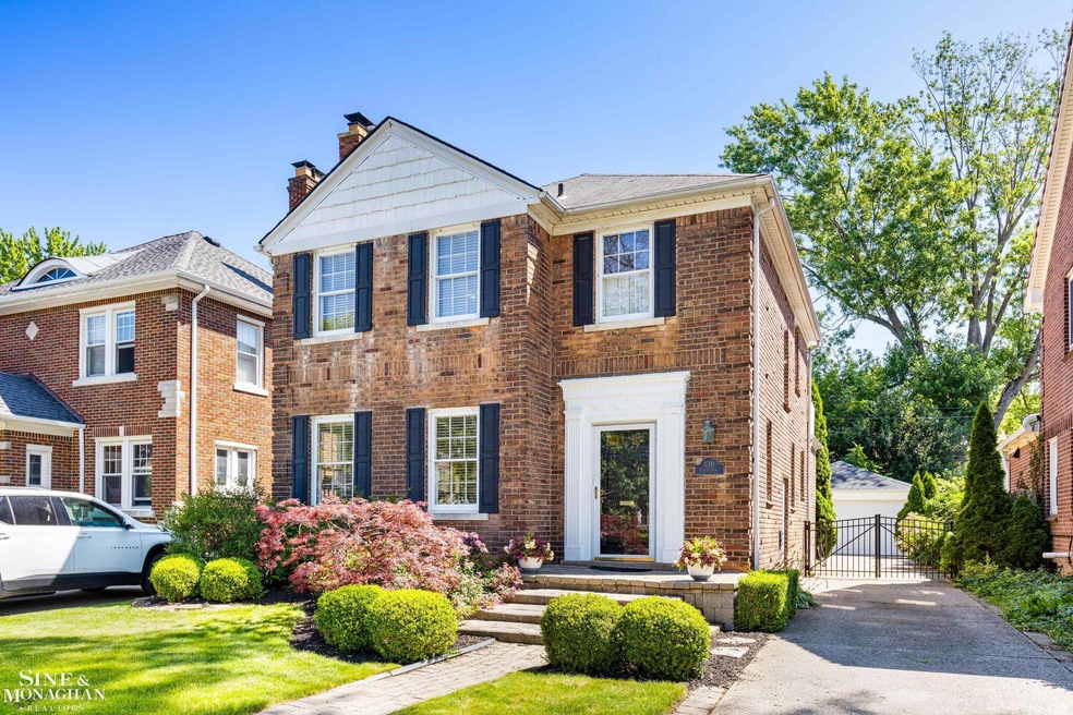 170 Fisher Rd, Grosse Pointe Farms, MI 48230 - photo 1