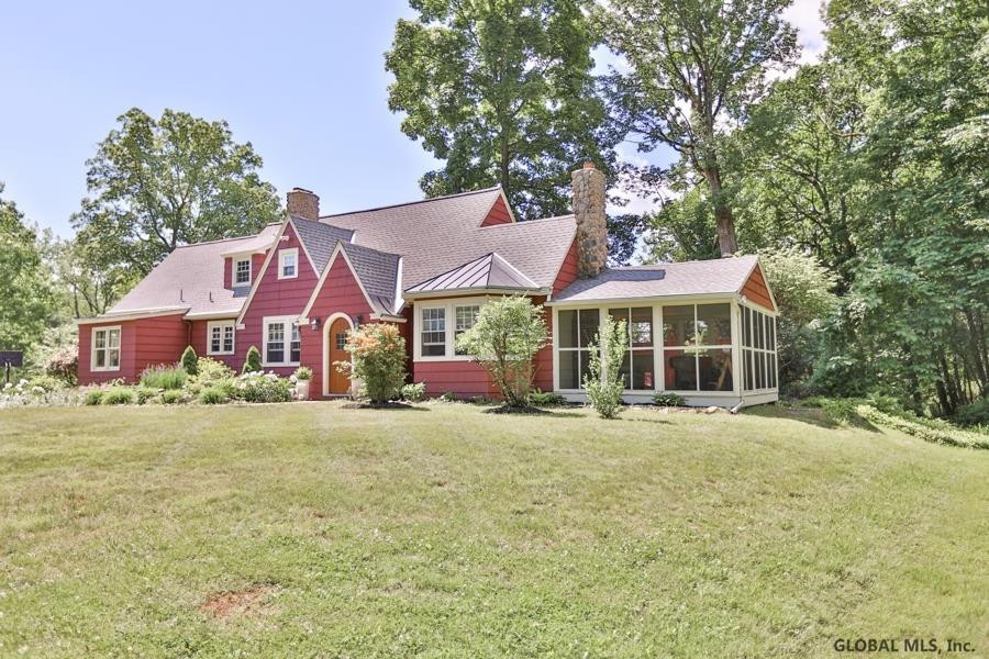 11 Middle Hill Rd, Troy, NY 12180 - photo 1