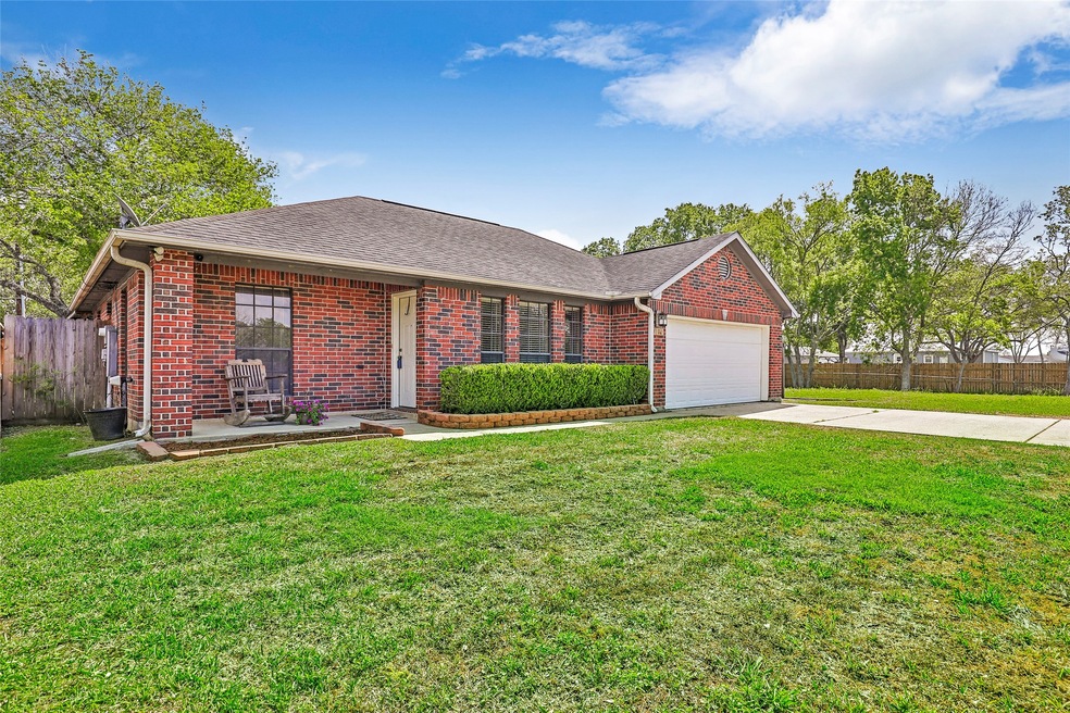 1016 County Road 855a, Alvin, TX 77511 - photo 1