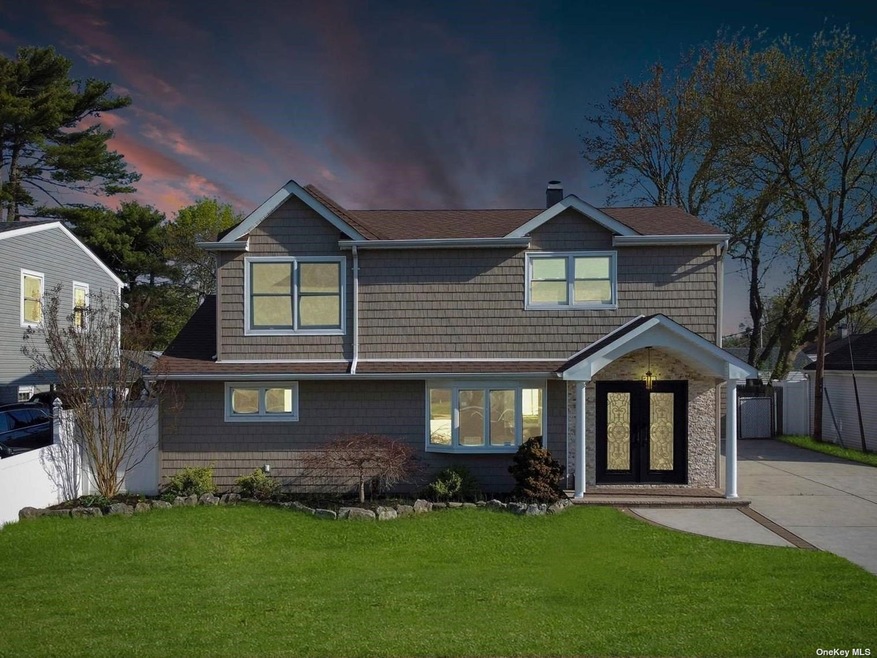 15 Reading Ln, Bethpage, NY 11714 - photo 1