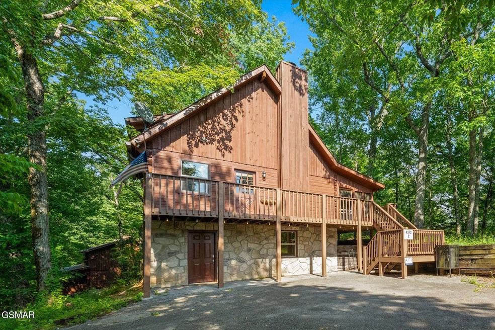 4372 Boogertown Rd unit 2, Sevierville, TN 37876 - photo 1