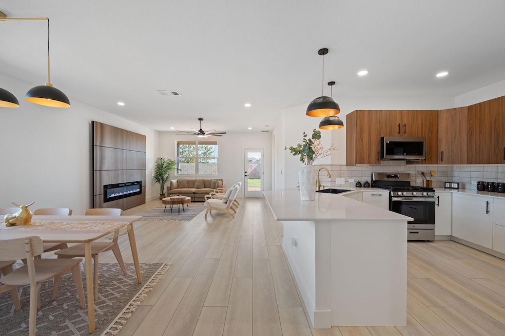 13721 Mcarthur Dr, Manor, TX 78653 - photo 1