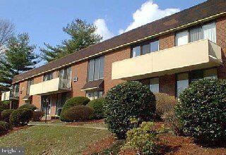 100 E Glenolden Ave unit A6, Glenolden, PA 19036 - photo 1