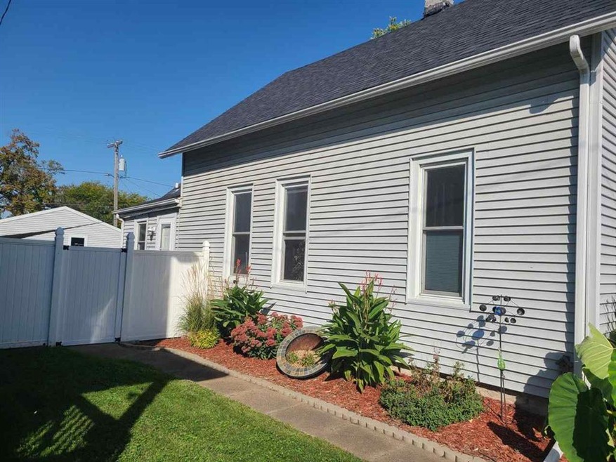 1764 Mallory St SW, Cedar Rapids, IA 52404 - photo 1