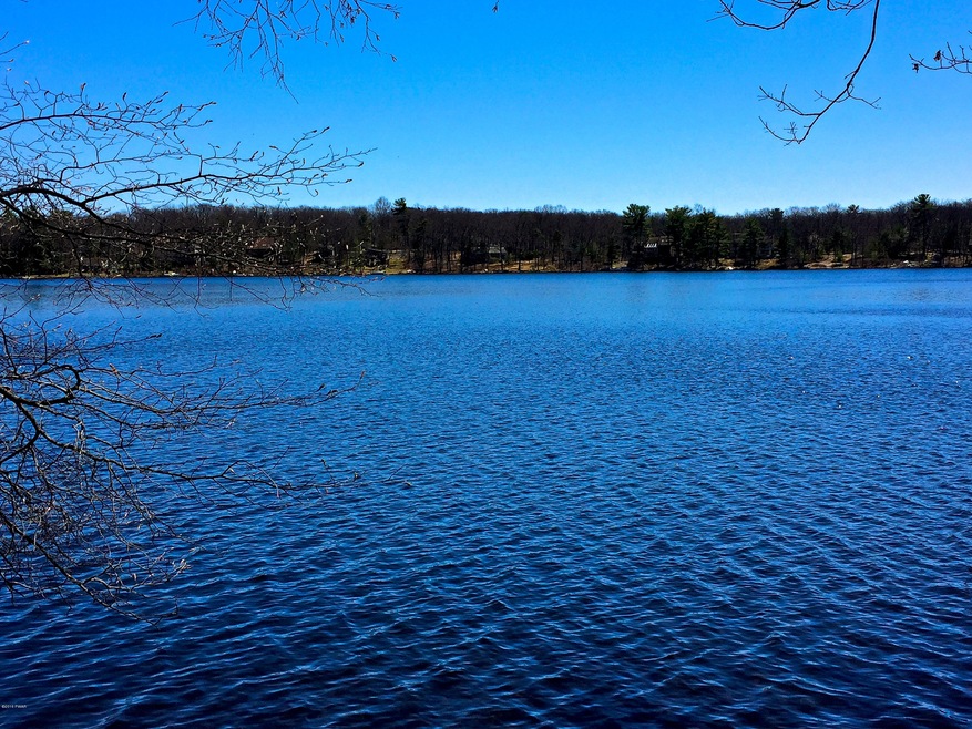 239 Log Tavern Dr, Milford, PA 18337 - photo 1