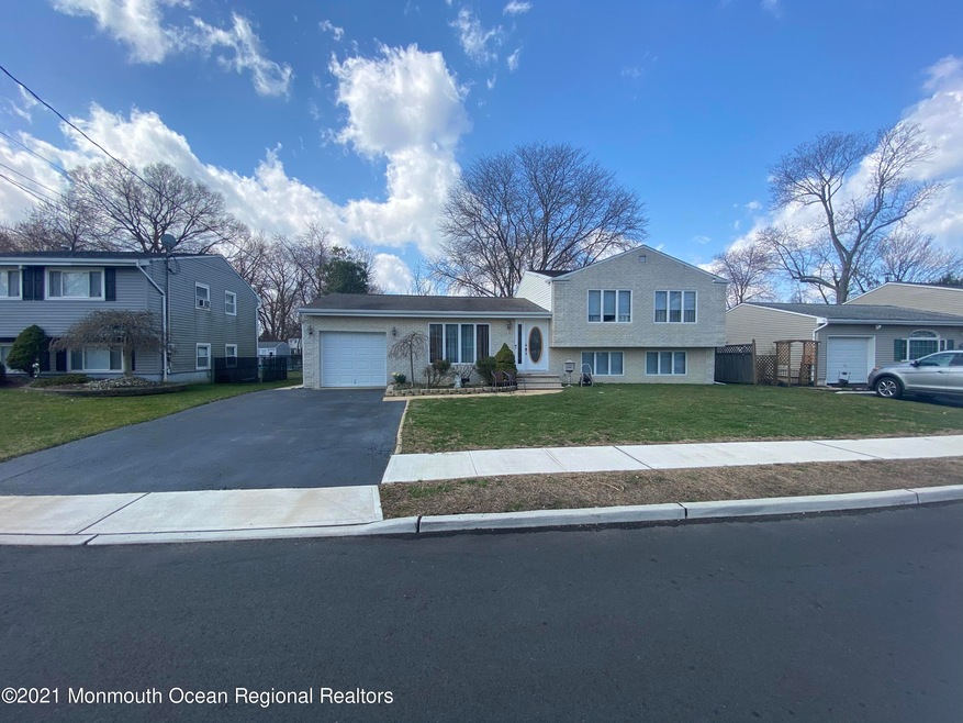 19 Dartmouth Dr.