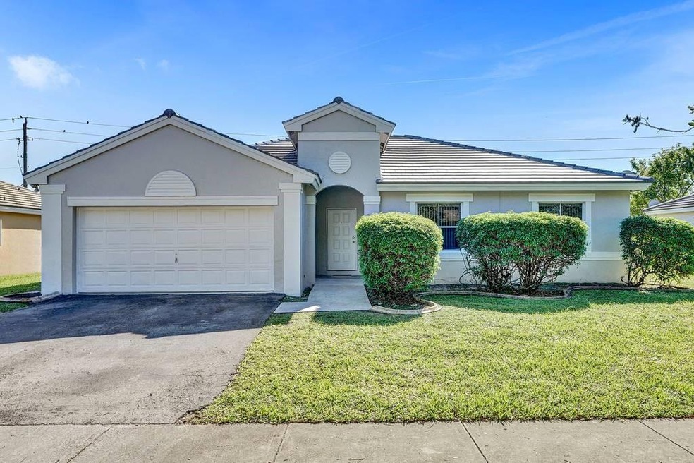 Beautiful 3 bedroom 2 bath home with a NEW ROOF an