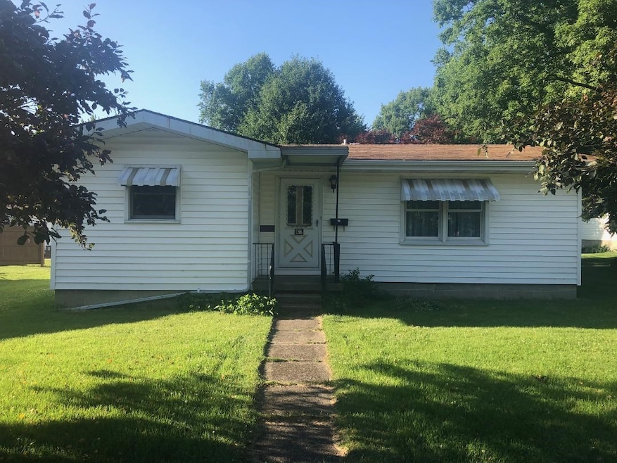 827 Railroad St, Covington, IN 47932 - photo 1