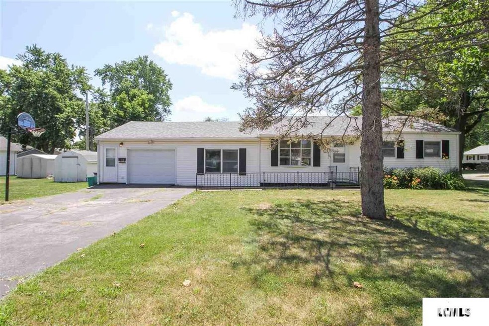 201 Welch Dr, Lincoln, IL 62656 - photo 1