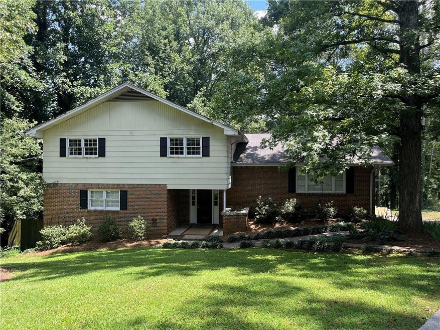 Delightful Cardinal Lake Diamond