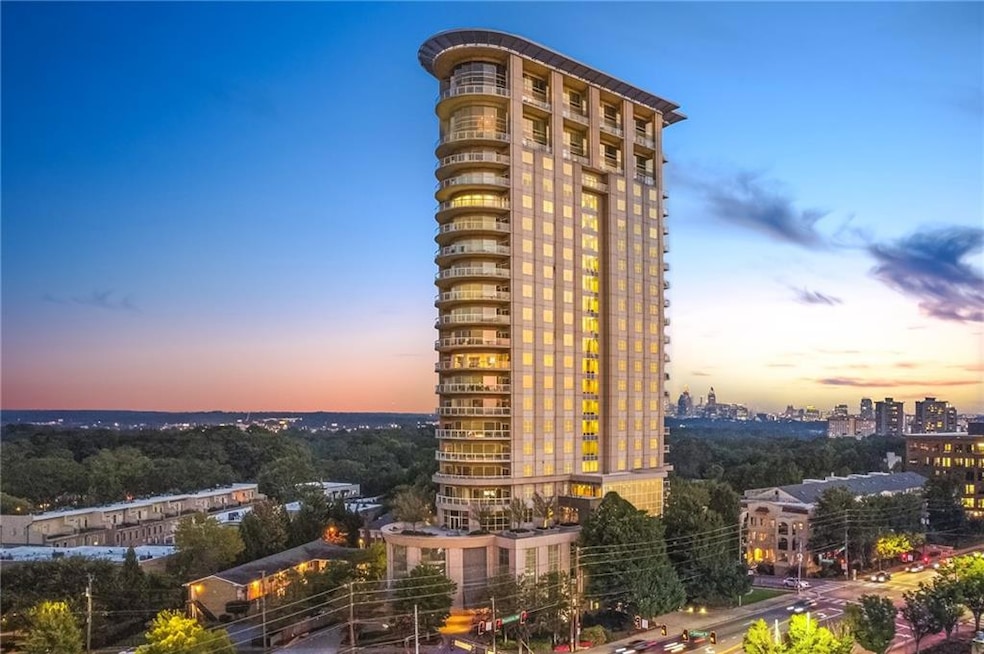 Landmark Buckhead Highrise - The Phoenix on Peacht