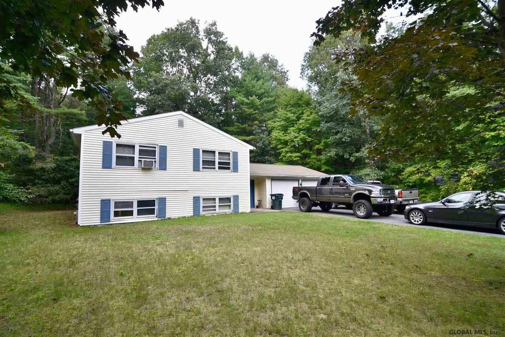 54 Rip van Ln, Saratoga Springs, NY 12866 - photo 1