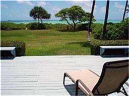 Enjoy Beautiful Views from Deck onto Kailua Beach!