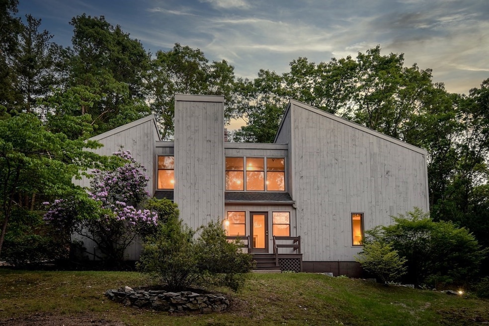 27 Curve St, Sherborn, MA 01770 - photo 1