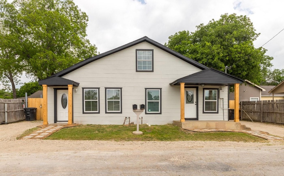 203 Park St unit B, Cleburne, TX 76031 - photo 1