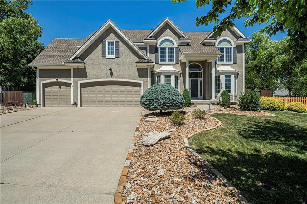 7405 Albervan St, Shawnee, KS 66216 - photo 1