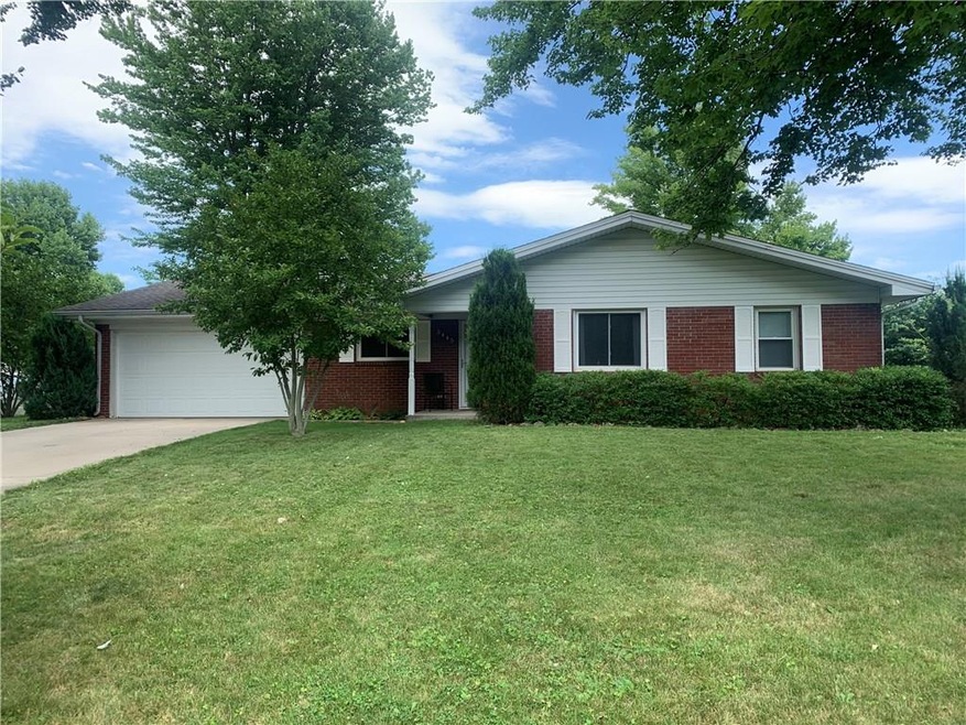 3445 Marilyn St, Columbus, IN 47203 - photo 1