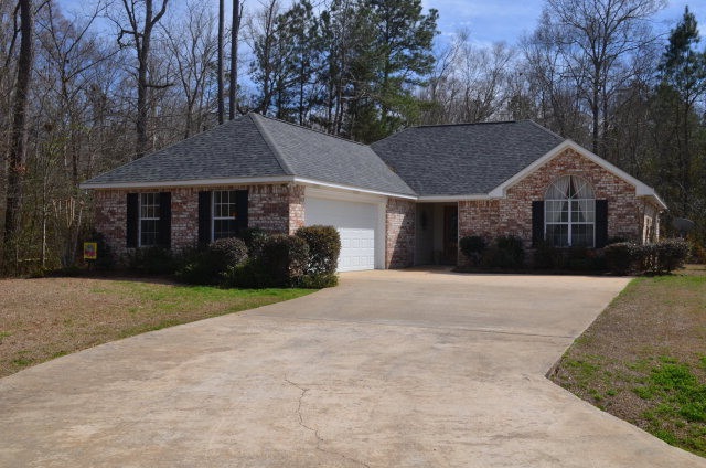 130 Fox Run Dr, McComb, MS 39648 - photo 1