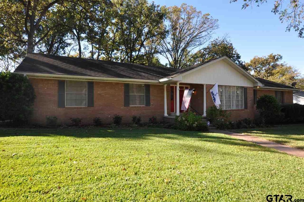 1421 1421 Sequoia Dr, Tyler, TX 75703 - photo 1